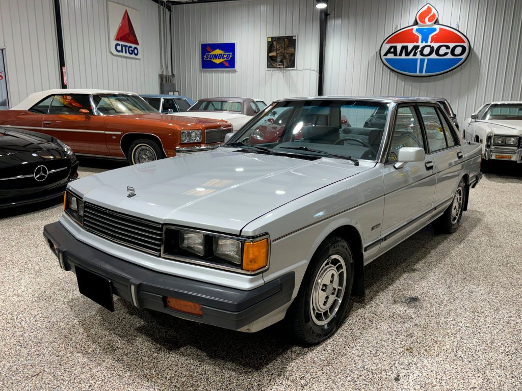 1981 Datsun 810 Maxima Sedan (Diesel)